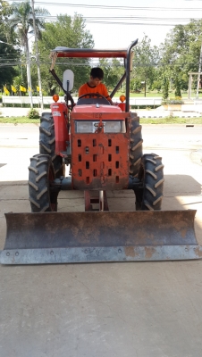 รถแทรกเตอร์L4508 พร้อมใบมีดดันดินหน้า