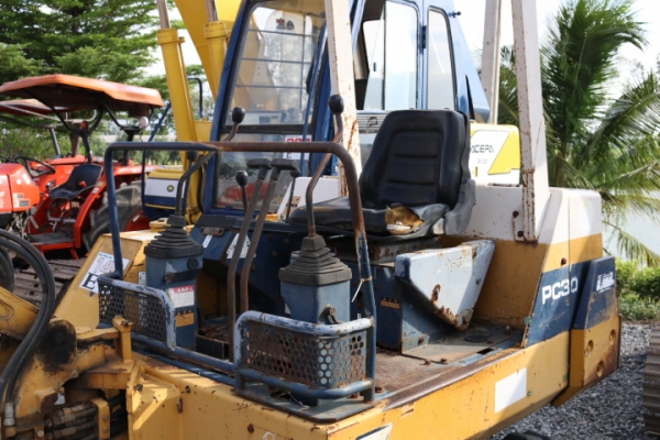 ขาย Komatsu PC30-6