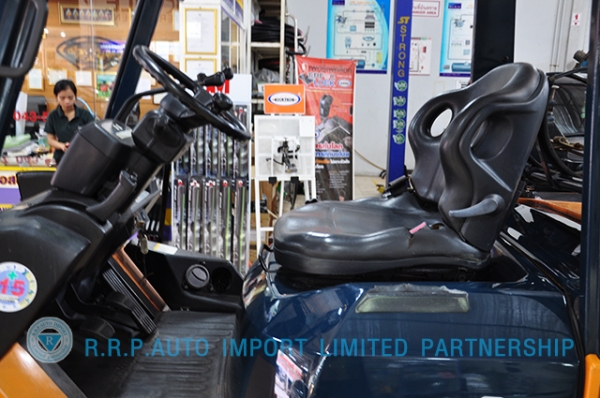 ขายรถโฟล์คลิฟท์มือสอง TOYOTA รุ่น 7FG30 ราคา 355,000 บาท นำเข้าจากประเทศญี่ปุ่น 100\% ไม่เคยใช้งานในไทย