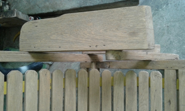 ฮ่องเต้ไม้สักงานเก่า