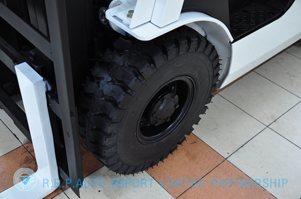 ขายรถโฟล์คลิฟท์มือสอง NISSAN รุ่น NL01 ราคา 215,000 บาทนำเข้าจากประเทศญี่ปุ่น 100\% ไม่เคยใช้งานในประเทศไทย