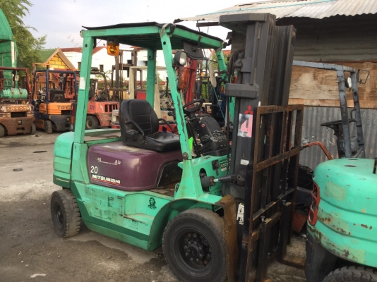 ฟอล์คลิฟท์ มิตซูบิชิ  2ตัน ดีเซล ขาย 2คันๆละ 1.7 แสนครับ พร้อมใช้งานครับ