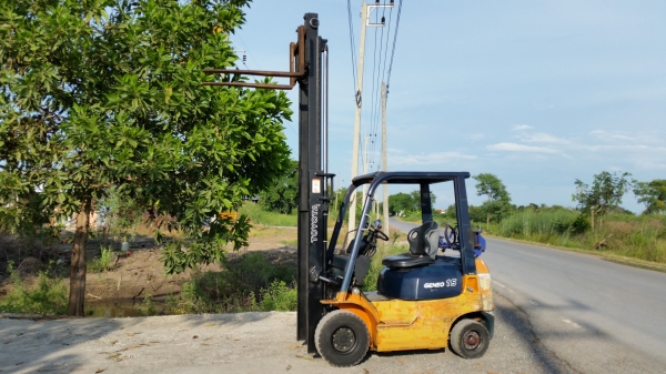 ขายด่วนรถยก TOYOTA 7FGยก1.5ตันเสาสูง3เมตรยางตันหน้าหลังรถนอกนำเข้ายังไม่เคยใช้งานในเมืองไทยเลย=รุ่นใหม่ขายถูกๆๆ