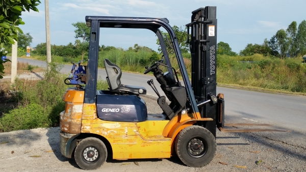 ขายด่วนรถยก TOYOTA 7FGยก1.5ตันเสาสูง3เมตรยางตันหน้าหลังรถนอกนำเข้ายังไม่เคยใช้งานในเมืองไทยเลย=รุ่นใหม่ขายถูกๆๆ