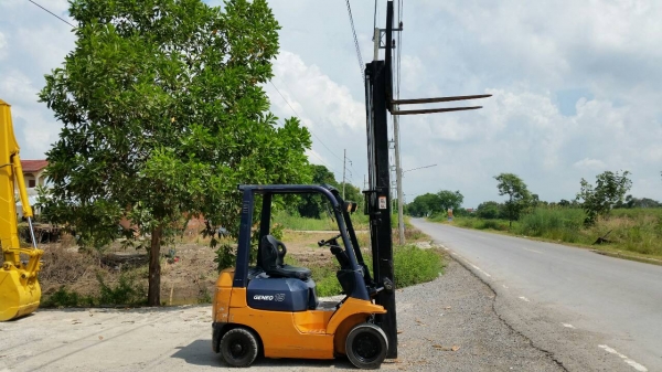 ขายด่วนรถยก TOYOTA 7FD ดีเซลยก1.5ตันเสาสูง3เมตรเกียร์ออโต้ยางตันหน้าหลังรถนอกนำเข้ายังไม่เคยใช้งานในเมืองไทยเลย=รุ่นใหม่ขายถูกๆๆ