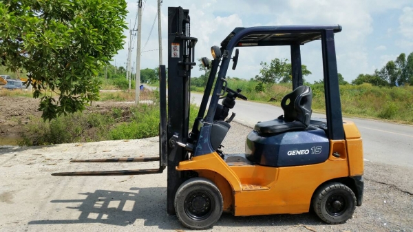 ขายด่วนรถยก TOYOTA 7FD ดีเซลยก1.5ตันเสาสูง3เมตรเกียร์ออโต้ยางตันหน้าหลังรถนอกนำเข้ายังไม่เคยใช้งานในเมืองไทยเลย=รุ่นใหม่ขายถูกๆๆ