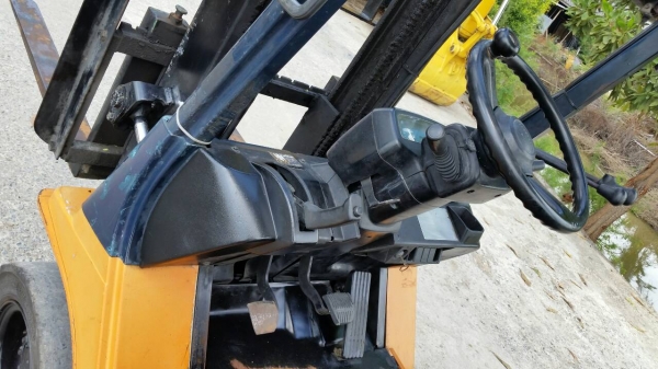 ขายด่วนรถยก TOYOTA 7FD ดีเซลยก1.5ตันเสาสูง3เมตรเกียร์ออโต้ยางตันหน้าหลังรถนอกนำเข้ายังไม่เคยใช้งานในเมืองไทยเลย=รุ่นใหม่ขายถูกๆๆ