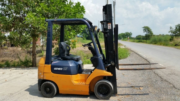 ขายด่วนรถยก TOYOTA 7FD ดีเซลยก1.5ตันเสาสูง3เมตรเกียร์ออโต้ยางตันหน้าหลังรถนอกนำเข้ายังไม่เคยใช้งานในเมืองไทยเลย=รุ่นใหม่ขายถูกๆๆ