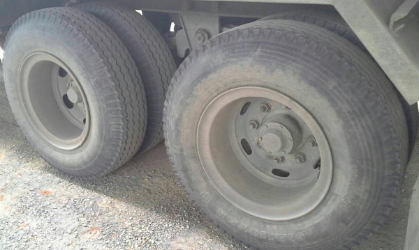 สิบล้อ ฮีโน่ 320ปี52 แม่ลูก3คาน ดั้มสามมิตร สภาพดีสวยบางเดิมทั้งคัน ทะเบึยนพร้อมโอน ราคา 2,550,000บ ครับท่าน