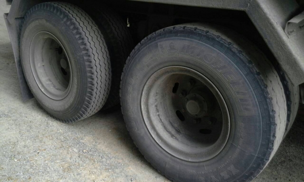 สิบล้อ ฮีโน่ 320ปี52 แม่ลูก3คาน ดั้มสามมิตร สภาพดีสวยบางเดิมทั้งคัน ทะเบึยนพร้อมโอน ราคา 2,550,000บ ครับท่าน