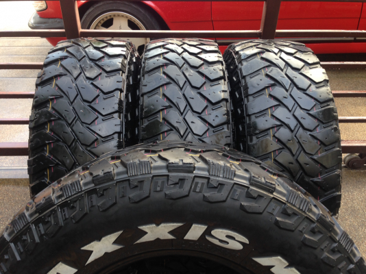 ยาง Mud Maxxis 245 75 16 ดอกเยอะ ไม่มีปะ พร้อมใช้งาน ราคาไม่แพง