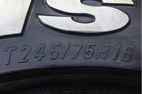 ยาง Mud Maxxis 245 75 16 ดอกเยอะ ไม่มีปะ พร้อมใช้งาน ราคาไม่แพง