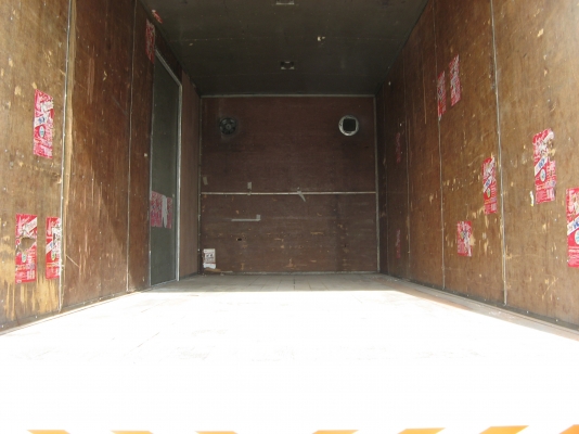 ขาย 6 ล้อ ตู้แห้ง 3 บาน อีซูซุ NQR 150 แรง ยาว 5.50 ม.ปี 2007 พร้อมใช้งาน สภาพกว่า 90 \% สวยกิ๊ป ๆ  ชมรถก่อนได้ครับ สนใจติดต่อได้ที่ 081-9425443   ,  081-5715326