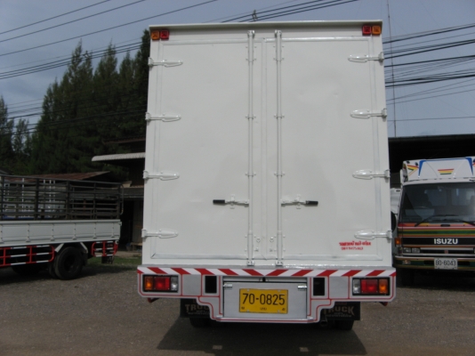 ขาย 6 ล้อ ตู้แห้ง 3 บาน อีซูซุ NQR 150 แรง ยาว 5.50 ม.ปี 2007 พร้อมใช้งาน สภาพกว่า 90 \% สวยกิ๊ป ๆ  ชมรถก่อนได้ครับ สนใจติดต่อได้ที่ 081-9425443   ,  081-5715326