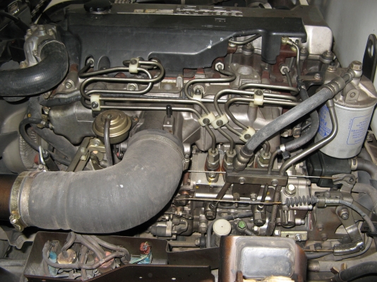 ขาย 6 ล้อ ตู้แห้ง 3 บาน อีซูซุ NQR 150 แรง ยาว 5.50 ม.ปี 2007 พร้อมใช้งาน สภาพกว่า 90 \% สวยกิ๊ป ๆ  ชมรถก่อนได้ครับ สนใจติดต่อได้ที่ 081-9425443   ,  081-5715326