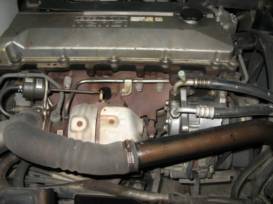 ขาย 6 ล้อ ตู้แห้ง 3 บาน อีซูซุ NQR 150 แรง ยาว 5.50 ม.ปี 2007 พร้อมใช้งาน สภาพกว่า 90 \% สวยกิ๊ป ๆ  ชมรถก่อนได้ครับ สนใจติดต่อได้ที่ 081-9425443   ,  081-5715326