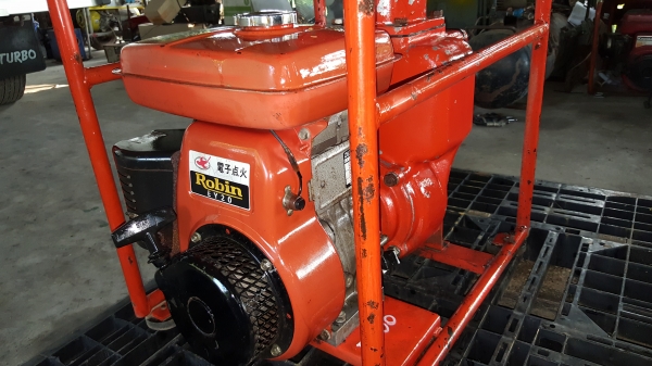 ปั้มน้ำ 5 แรง โรบิน 4x4 นี้ว