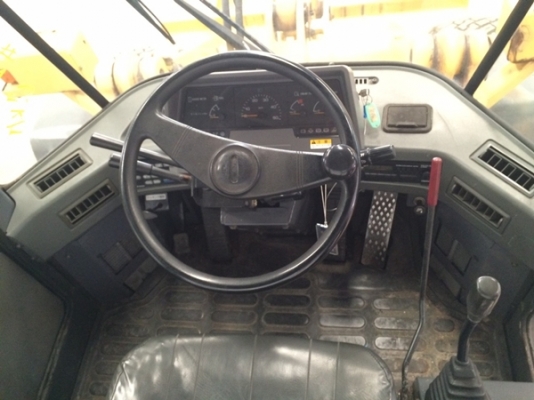 รถตัก KOMATSU WA100-3 เก่าญี่ปุ่น ยังไม่เคยใช้งานในไทยครับ