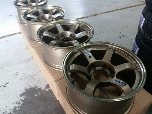 ล้อ TE37 ขอบ18 พร้อมยาง ACHILLES ชุดละ 29,000 บาทเท่านั้น