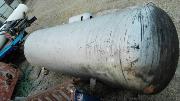 Sell>> ถังพักลม แรงดันสูง 2000 Lite. ถังหนา สภาพสวย ไม่มีผุ พร้อมใช้งาน!!