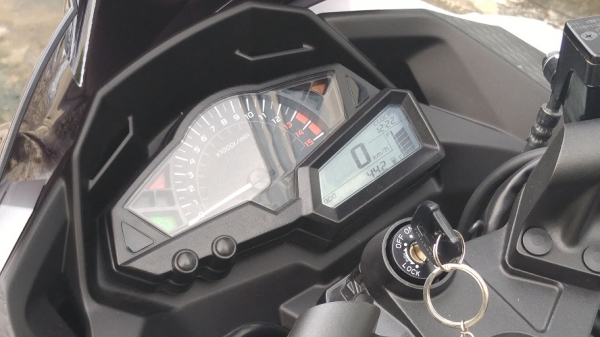 Ninja 300 ABS 2014 วิ่ง400โล เล่มชุดโอนครบ พรบ59 ทะเบียนสวย Ninja 300 ABS 2014 วิ่ง400โล เล่มชุดโอนครบ พรบ59 ทะเบียนสวย