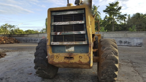 รถตัก KOMATSU  510.    ( มีขาย 2 คัน. )    สนใจติดต่อ  081 - 6079515