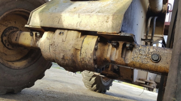 รถตัก KOMATSU  510.    ( มีขาย 2 คัน. )    สนใจติดต่อ  081 - 6079515