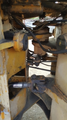 รถตัก KOMATSU  510.    ( มีขาย 2 คัน. )    สนใจติดต่อ  081 - 6079515