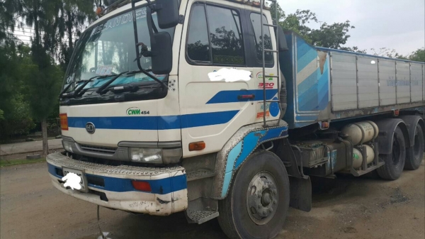 ขาย10ดั้มนิสสันUD320แรงCWM454ห้างแท้ติดก๊าชร่วมดีเซลป49