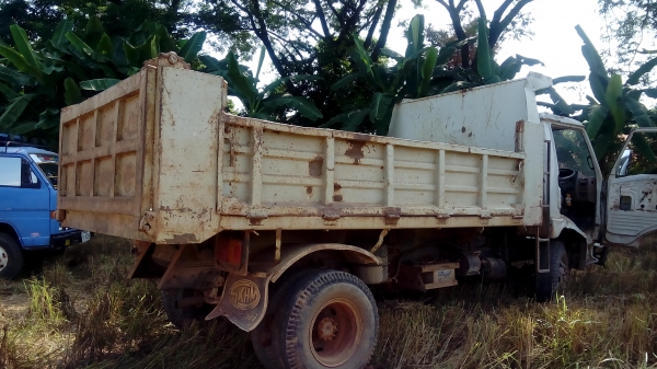 ขายรถ6ล้อดั้มพ์ 5 คิว HINO เครื่อง wo4d