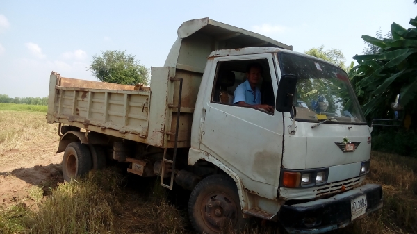 ขายรถ6ล้อดั้มพ์ 5 คิว HINO เครื่อง wo4d