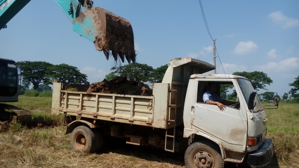 ขายรถ6ล้อดั้มพ์ 5 คิว HINO เครื่อง wo4d