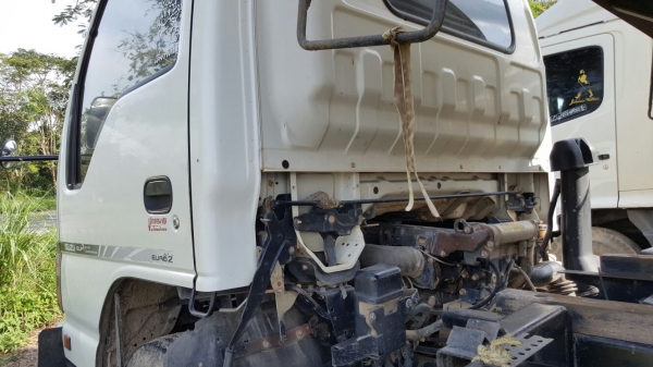 รถอีซูซุ 6 ล้อดั้ม NQR 175 แรงม้า. ปี 50     สนใจติดต่อ  081 - 6079515