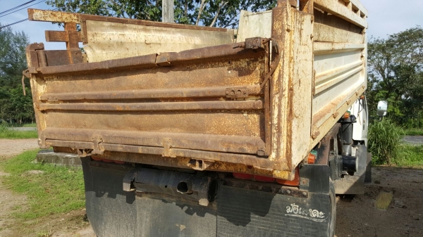 รถอีซูซุ 6 ล้อดั้ม NQR 175 แรงม้า. ปี 50     สนใจติดต่อ  081 - 6079515