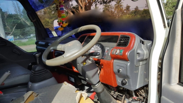 รถอีซูซุ 6 ล้อดั้ม NQR 175 แรงม้า. ปี 50     สนใจติดต่อ  081 - 6079515