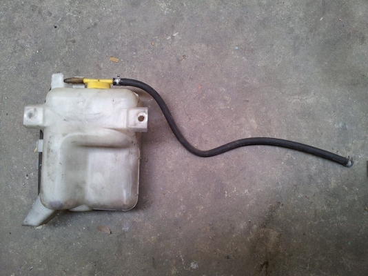 ถังพักน้ำหม้อน้ำแท้ Terrano I