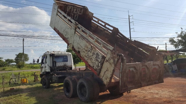 ขายไอ้หลง FN527M-A เครื่อง 6D16 195 แรงม้า คัสซีสวย เกียร์ 6 สปีด มีสโลว์กลาง กระบะไม่ค่อยสวยต้องได้ซ่อม ทะเบียนเต็มพร้อมโอนครับ ขายไอ้หลง FN527M-A เครื่อง 6D16 195 แรงม้า คัสซีสวย เกียร์ 6 สปีด มีสโลว์กลาง กระบะไม่ค่อยสวยต้องได้ซ่อม ทะเบียนเต็มพร้อมโอนครับ