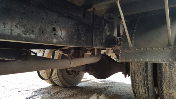 รถฮีโน่ 6 ล้อ FC2W  เปลื่ยนเครื่อง  175 แรงม้า. ปี 37   สนใจติดต่อ  081 - 6079515