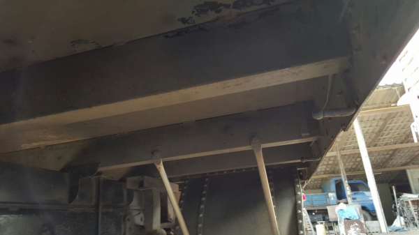 รถฮีโน่ 6 ล้อ FC2W  เปลื่ยนเครื่อง  175 แรงม้า. ปี 37   สนใจติดต่อ  081 - 6079515