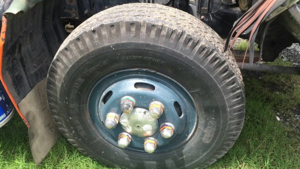 หกล้อ ฮีโน่ KM 779 WO4D-117 พ.เพาเวอร์ ยาง8.25 กะบะไม้ช่วงยาว 5.50ม สภาพดีพร้อมใช้ ทะเบียนพร้อมโอน