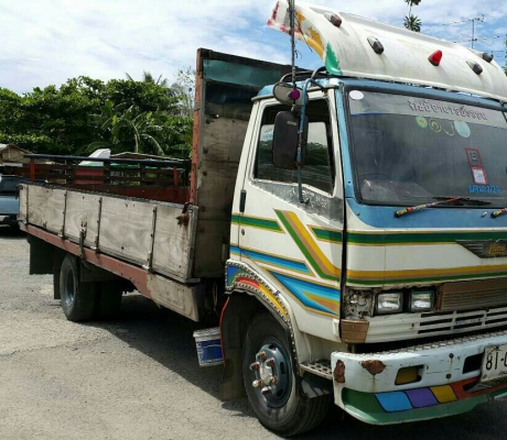 หกล้อ ฮีโน่ KM 779 WO4D-117 พ.เพาเวอร์ ยาง8.25 กะบะไม้ช่วงยาว 5.50ม สภาพดีพร้อมใช้ ทะเบียนพร้อมโอน