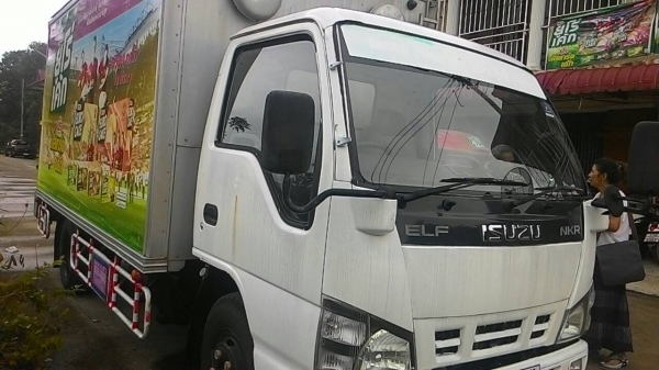 ขายรถบรรทุก 6 ล้อตู้แห้ง ISUZU NKR 89 แรงม้าปี 2550 ราคา 450000