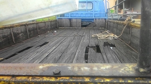 ขายรถบรรทุก 6 ล้อกระบะคาร์โก้ ISUZU NPR 120 แรงม้า กระบะยาว 5 เมตร ราคา 380000