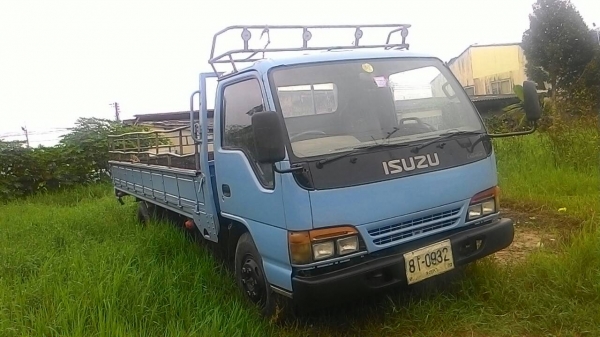 ขายรถบรรทุก 6 ล้อกระบะคาร์โก้ ISUZU NPR 120 แรงม้า กระบะยาว 5 เมตร ราคา 380000