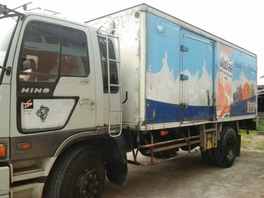 หกล้อ ฮีโน่ FF3HJLA 195 ปี39 ตู้แห้งช่วงยาว5.50ม สภาพดีสวยบางเดิมพร้อมใช้ ทะเบียนพร้อมโอน