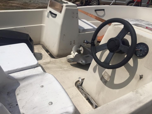 เรือตกปลานิสสัน 16 ฟุตป้อมคู่