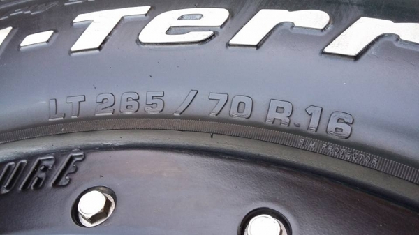 ล้อหล่อมาแล้วครับ ล้อลาย bradley beadlock 16x8 ออฟ 0 สีดำ พร้อมยาง bf 265/70/16 ปี 11 ลองดูก่อนครับ