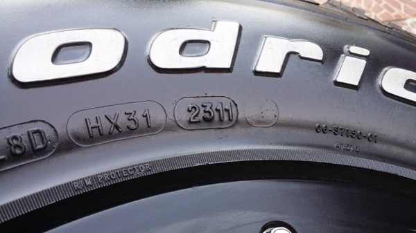 ล้อหล่อมาแล้วครับ ล้อลาย bradley beadlock 16x8 ออฟ 0 สีดำ พร้อมยาง bf 265/70/16 ปี 11 ลองดูก่อนครับ