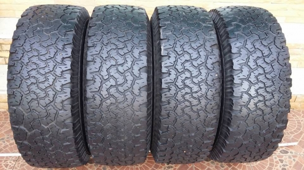 ล้อหล่อมาแล้วครับ ล้อลาย bradley beadlock 16x8 ออฟ 0 สีดำ พร้อมยาง bf 265/70/16 ปี 11 ลองดูก่อนครับ