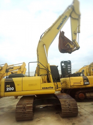 รถแบคโฮ Komatsu PC200-8 3,500 ชม สวยๆพร้อม ใช้งานครับ